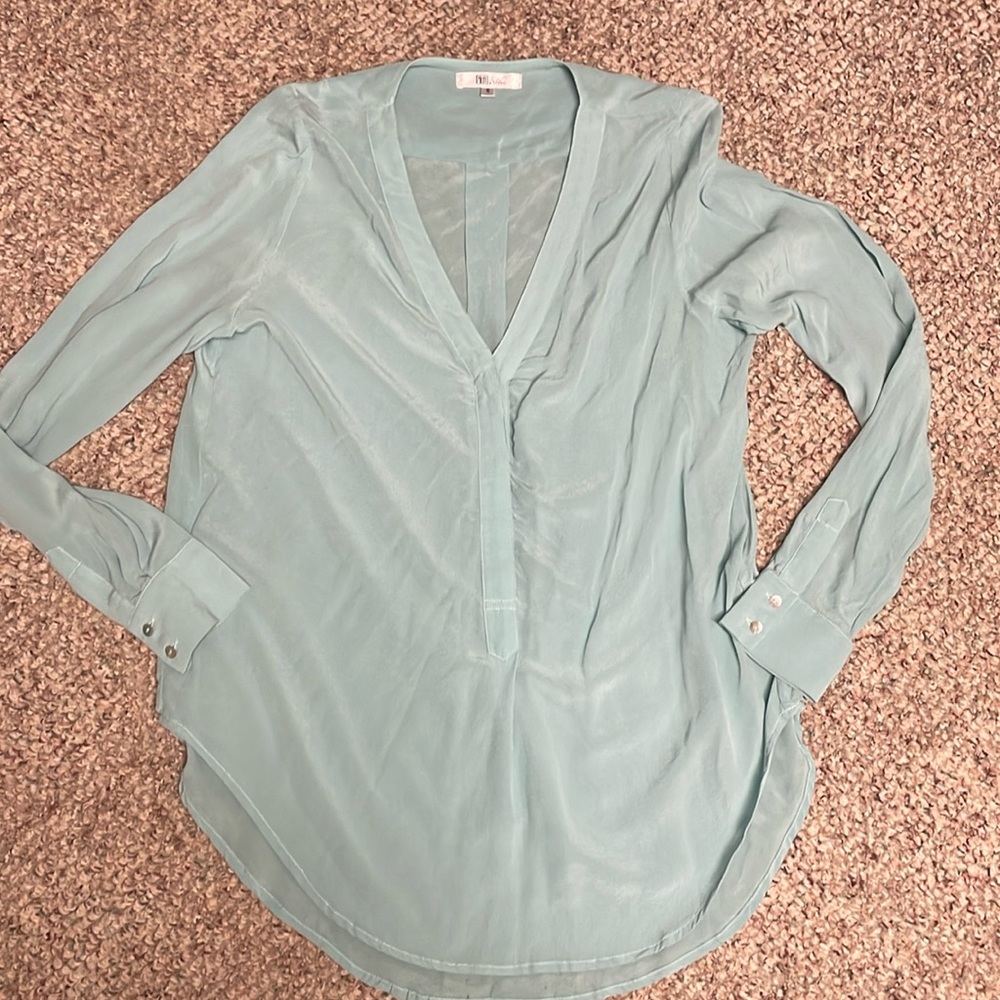 New 100% silk top